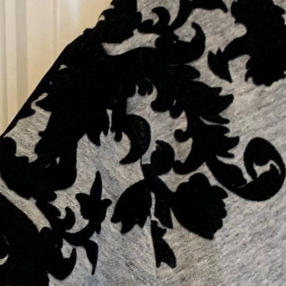 Zara grey sweatshirt, sz S, laser cut out applique, EUC, - Picture 4 of 15